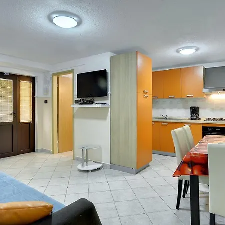 Semy Villa