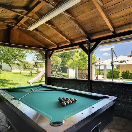 Semy Villa Lindar